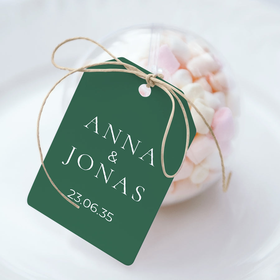 Geschenkbox Hochzeit Ball mit Wimpel-Etikett Willkommen an unserem Tisch. foto