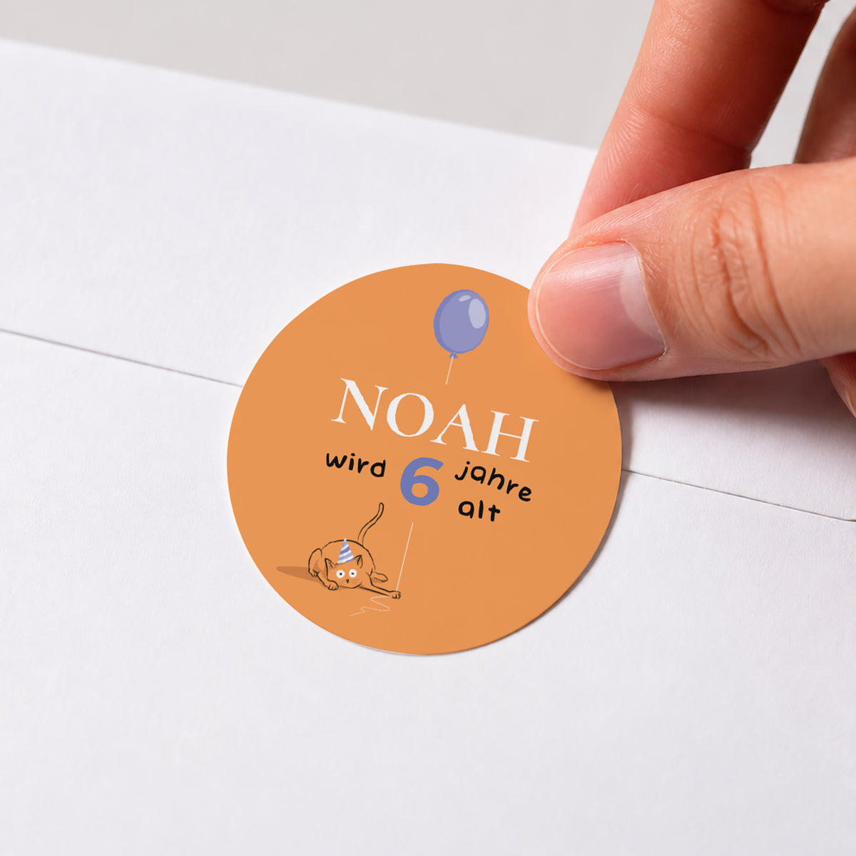 Sticker Kindergeburtstag Rund Die orange Katze foto