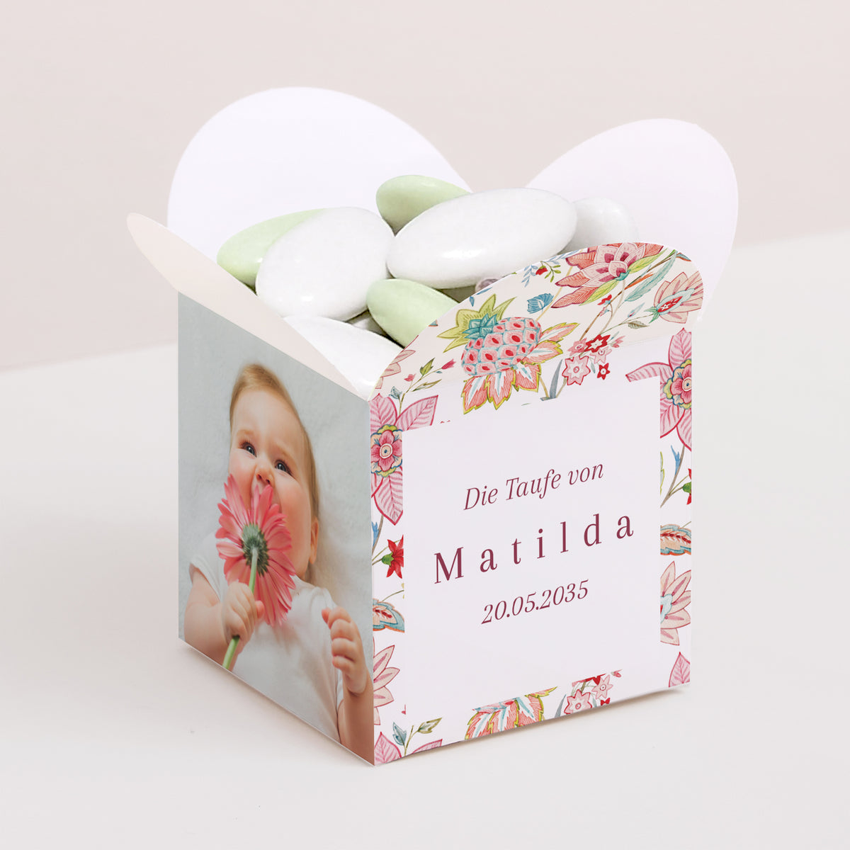 Geschenkbox Taufe Schmetterlingsöffnung Kamae foto