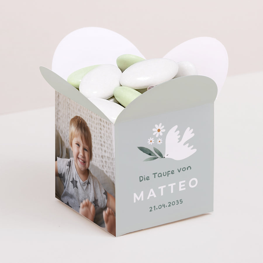 Geschenkbox Taufe Schmetterlingsöffnung Zarte Krone foto