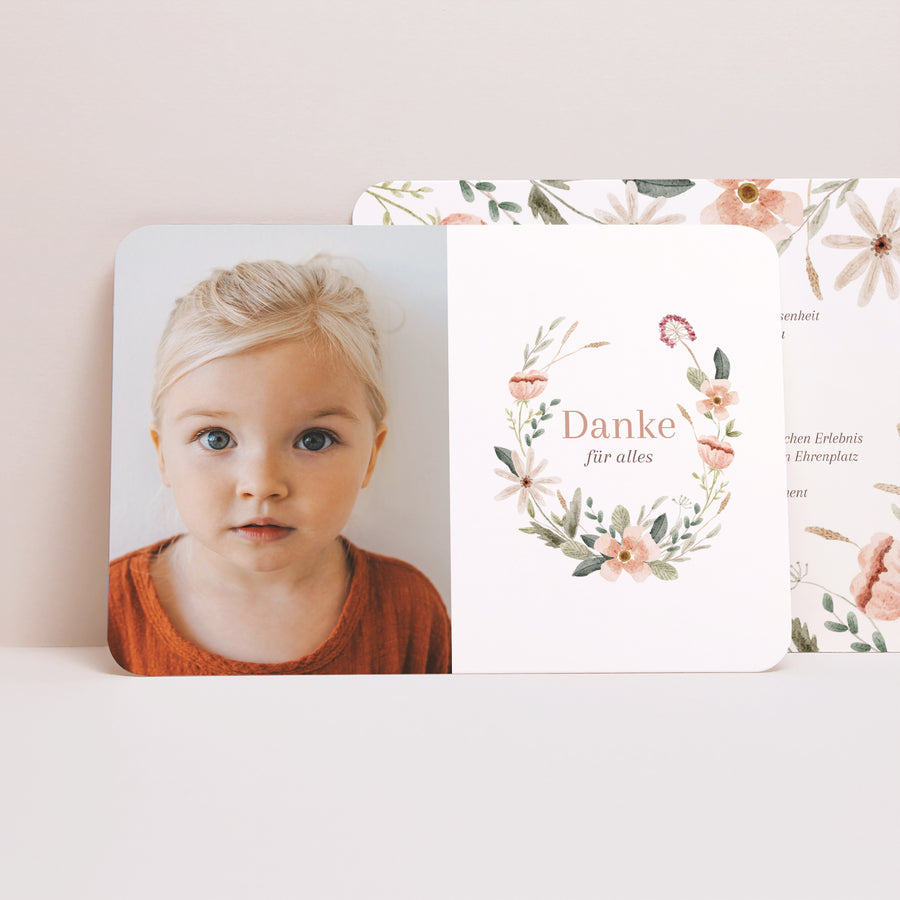 Dankeskarte Taufe Landschaft, abgerundete Ränder Blumenkranz foto