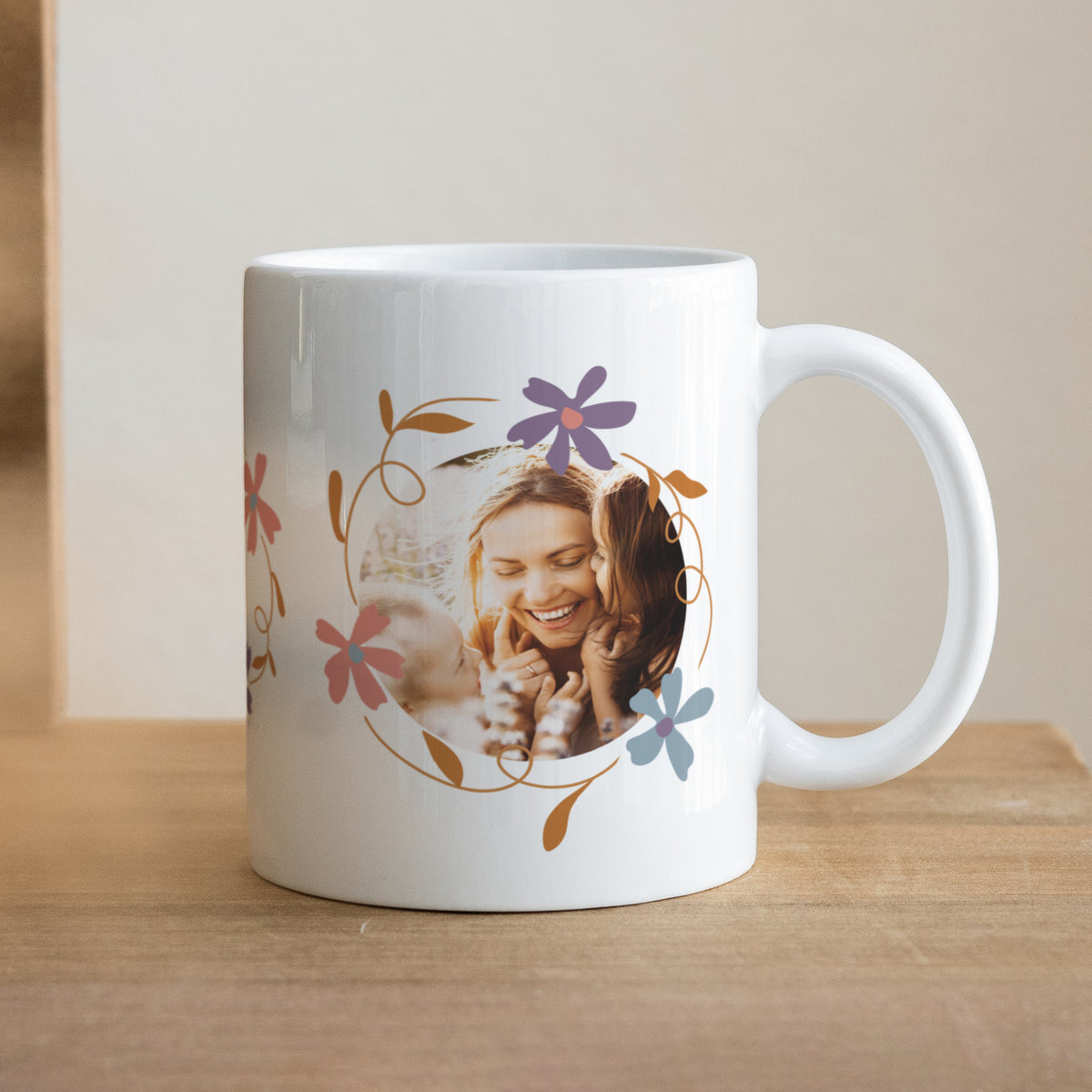 Tasse Objekte Weiß Blumenkranz foto