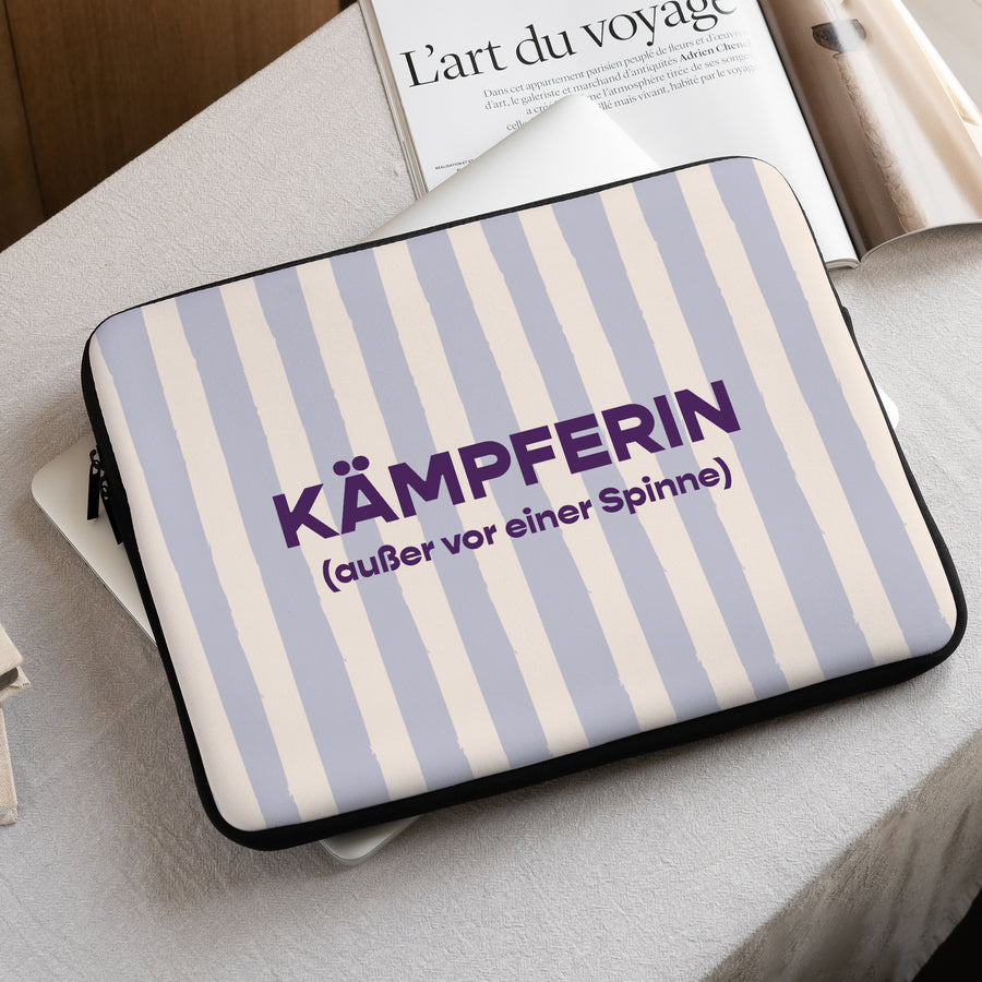 Laptophülle Objekte 15 Zoll Kämpferin foto