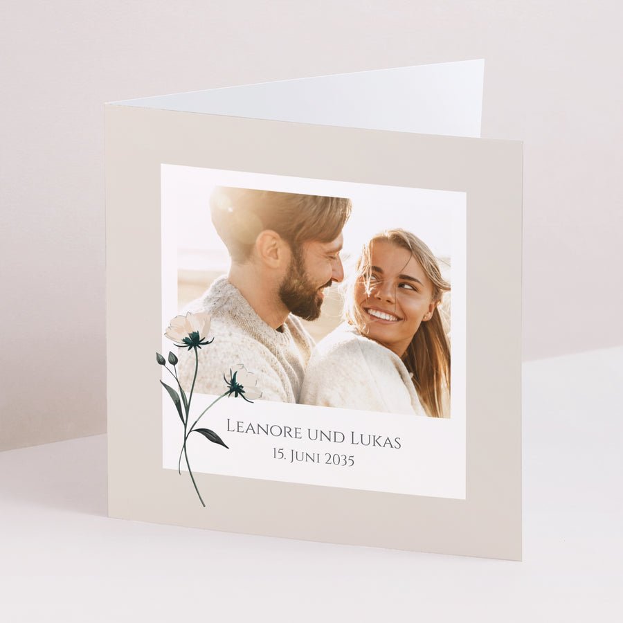 Hochzeitseinladung Doppelflügelfenster Süße Blumen foto