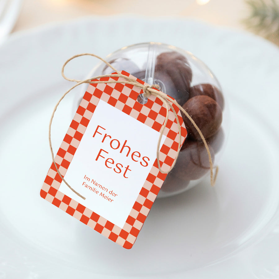 Geschenkbox Weihnachten Ball mit Wimpel-Etikett Weihnachtszauber foto