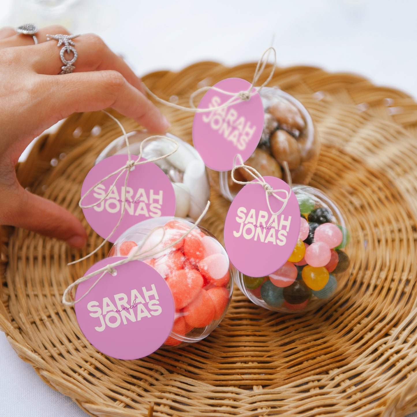 Geschenkbox Hochzeit Kugel mit runder Etikette Farb Stimmung foto N° 2