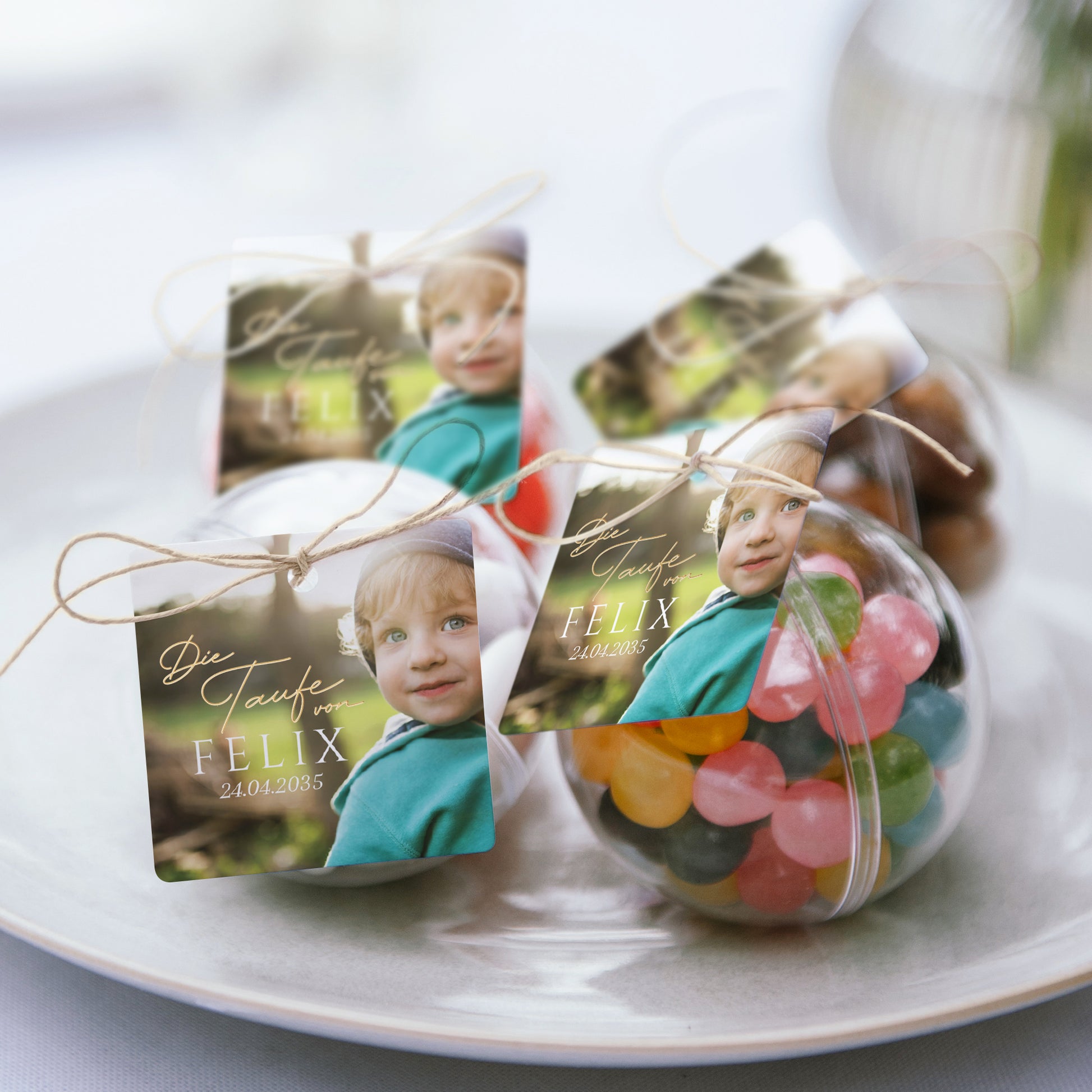 Geschenkbox Taufe Kugel mit quadratischem Etikett Ein kostbarer Moment foto N° 2