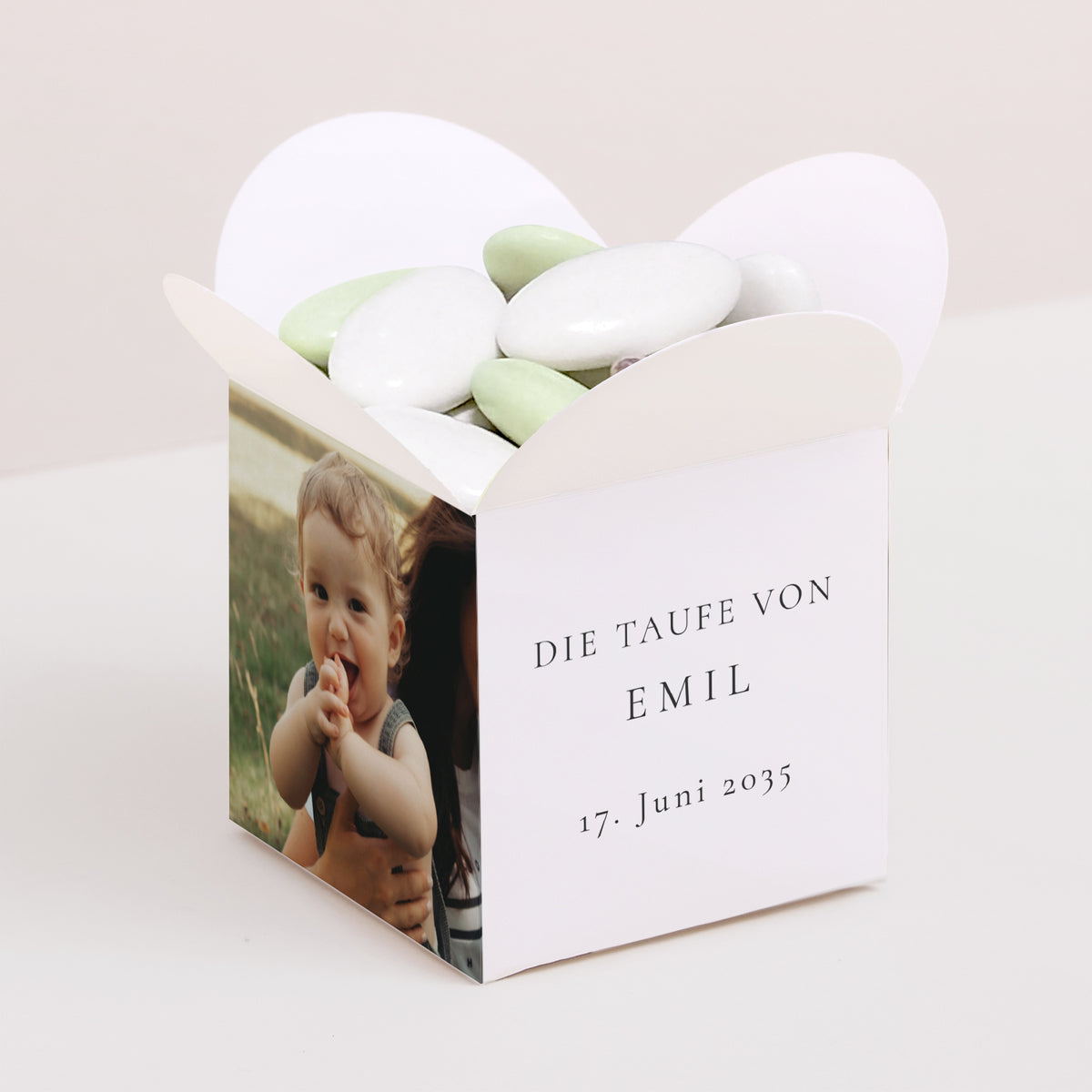 Geschenkbox Taufe Schmetterlingsöffnung Licht der Gnade foto
