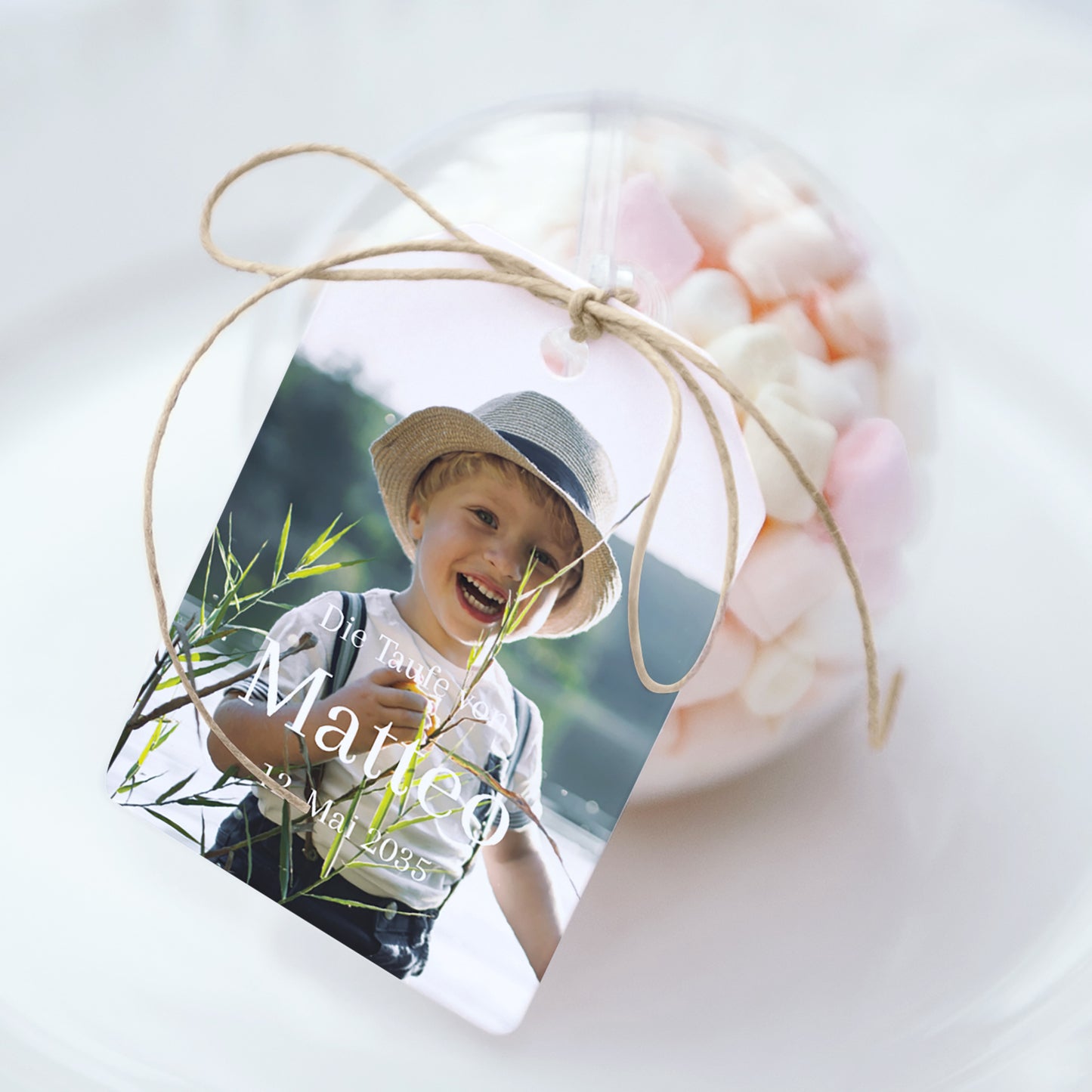 Geschenkbox Taufe Ball mit Wimpel-Etikett Heiliger Augenblick foto N° 1