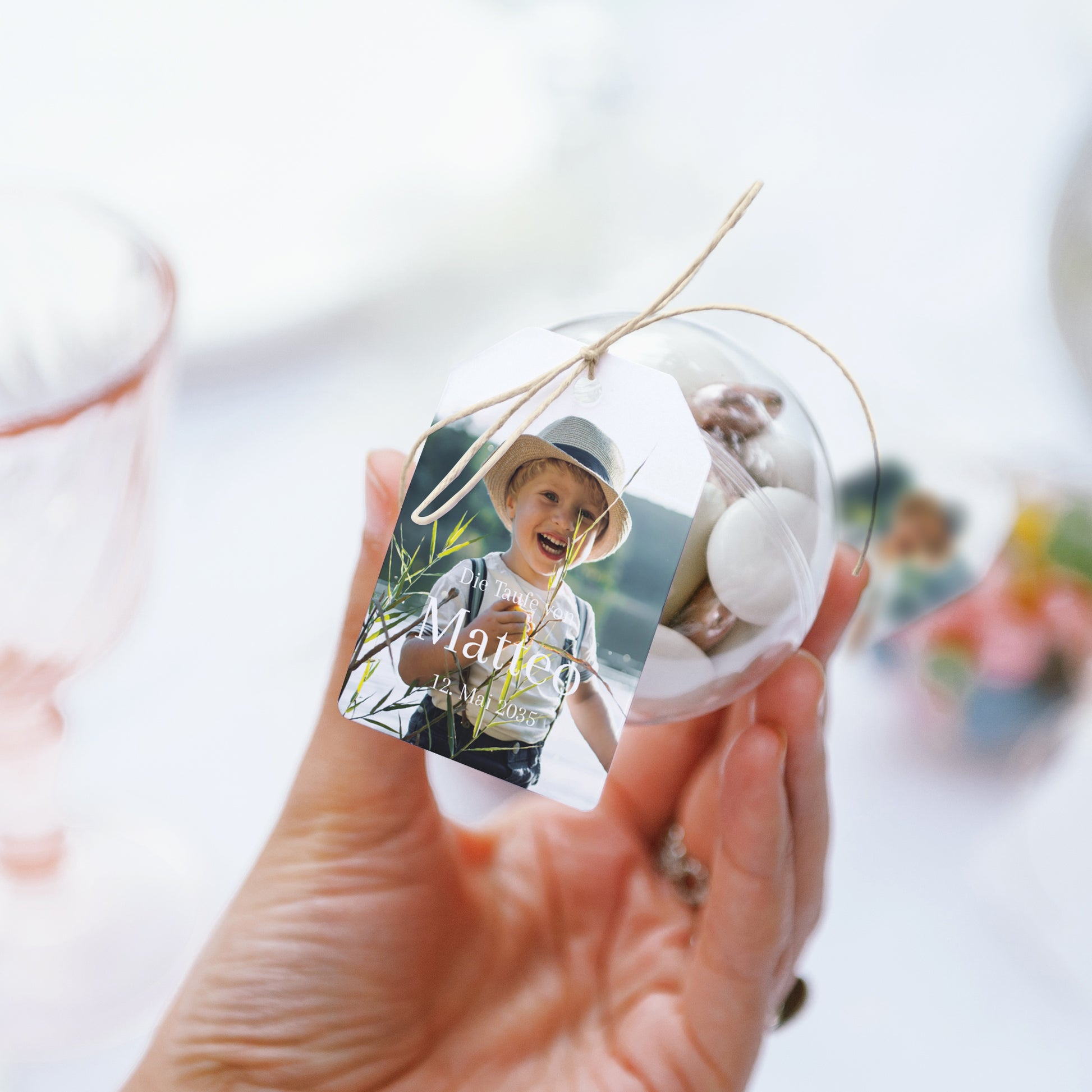 Geschenkbox Taufe Ball mit Wimpel-Etikett Heiliger Augenblick foto N° 3