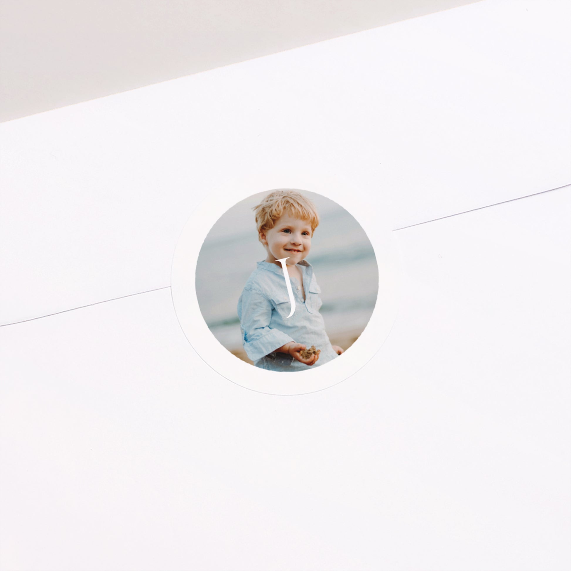 Sticker Taufe Rund Momente der Zärtlichkeit und des Glaubens foto N° 1