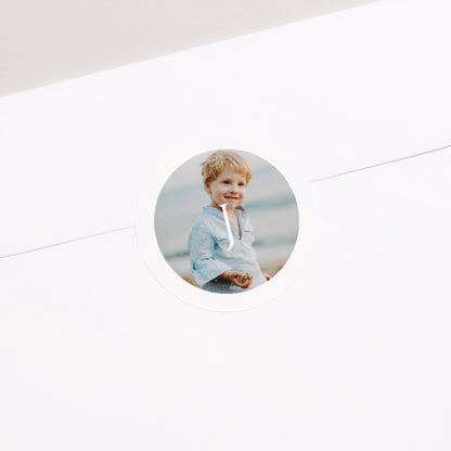 Sticker Taufe Rund Momente der Zärtlichkeit und des Glaubens foto N° 1