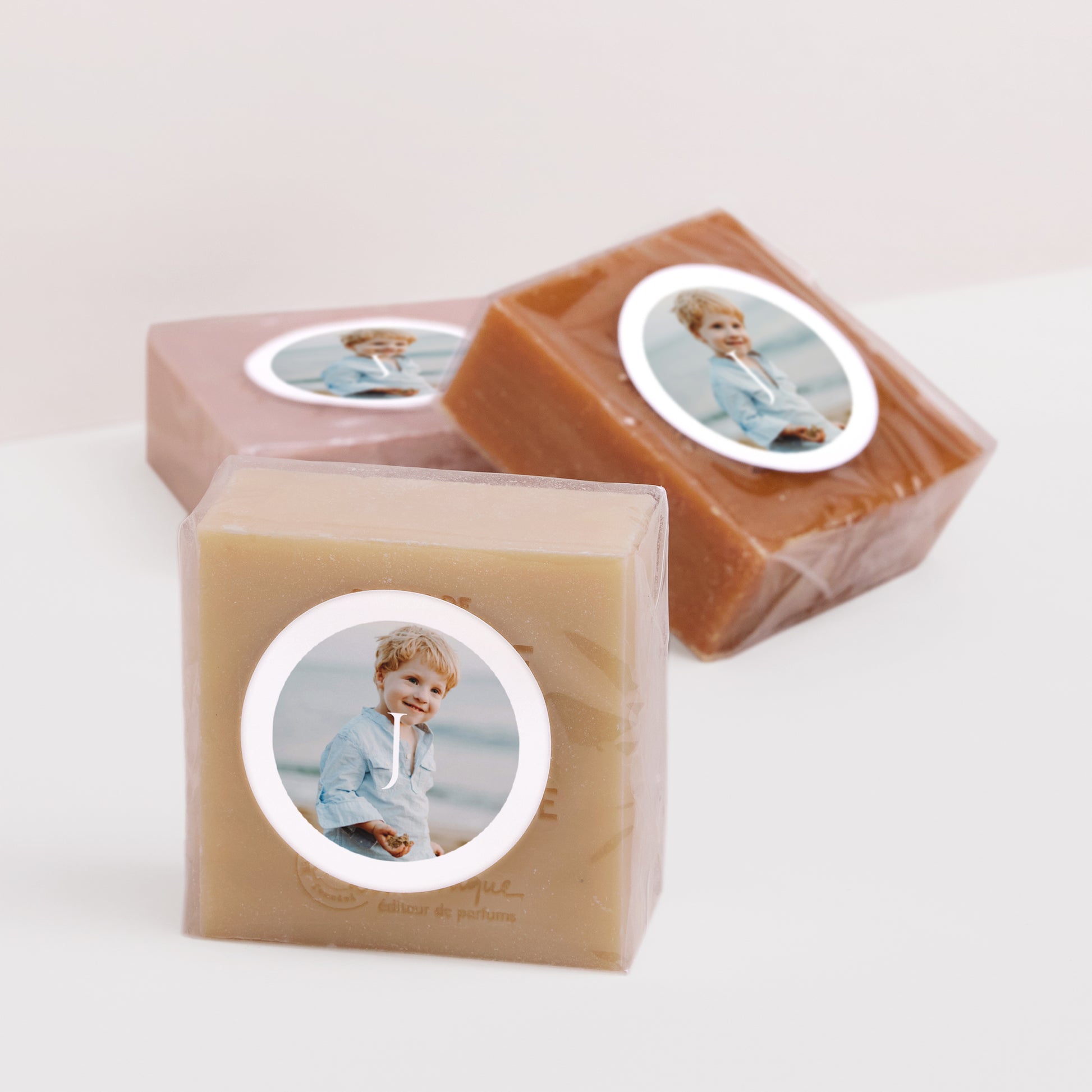 Sticker Taufe Rund Momente der Zärtlichkeit und des Glaubens foto N° 2
