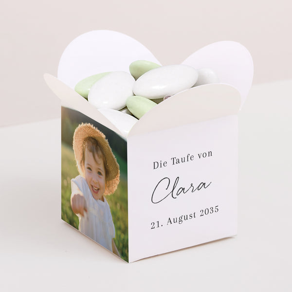 Geschenkbox Taufe Schmetterlingsöffnung Essenz des Moments foto