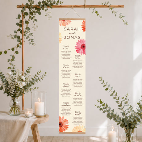 Sitzplan Hochzeit Holzstütze Blütenflocken