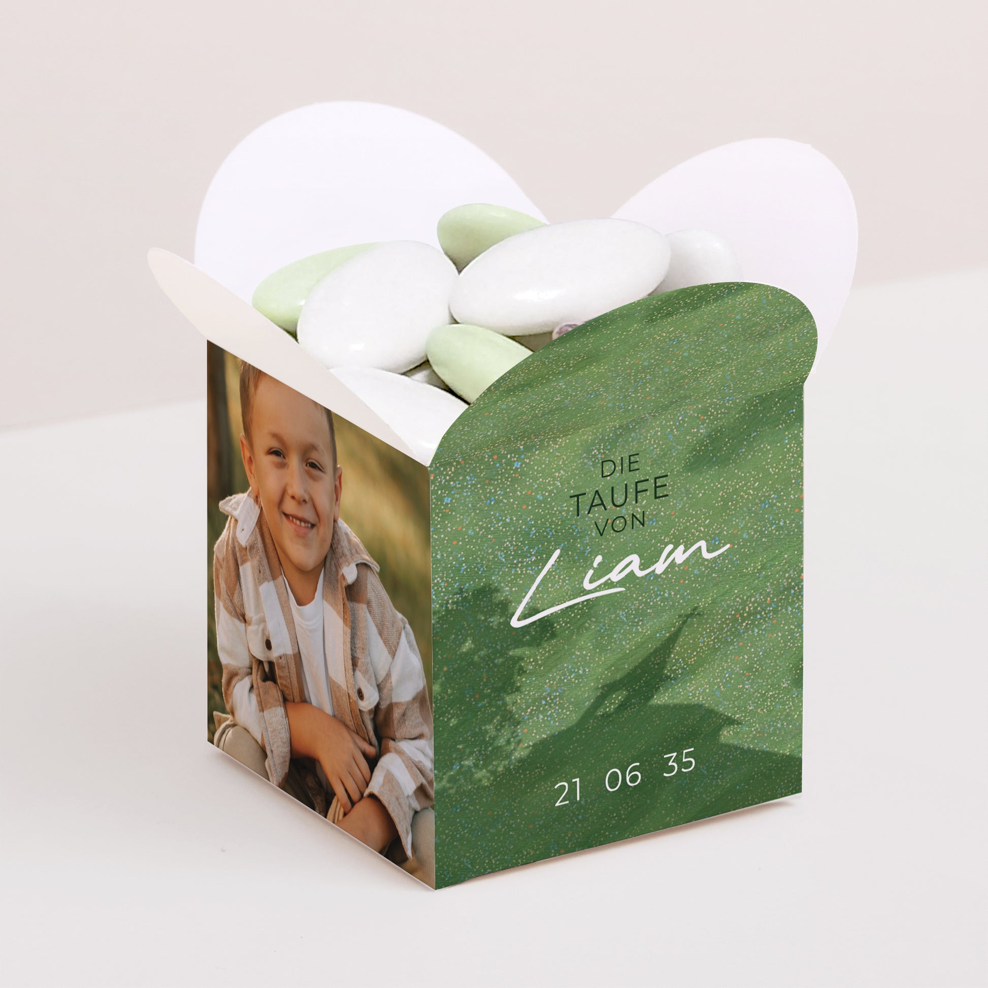 Geschenkbox Taufe Schmetterlingsöffnung Seine Taufe im Gras foto N° 1