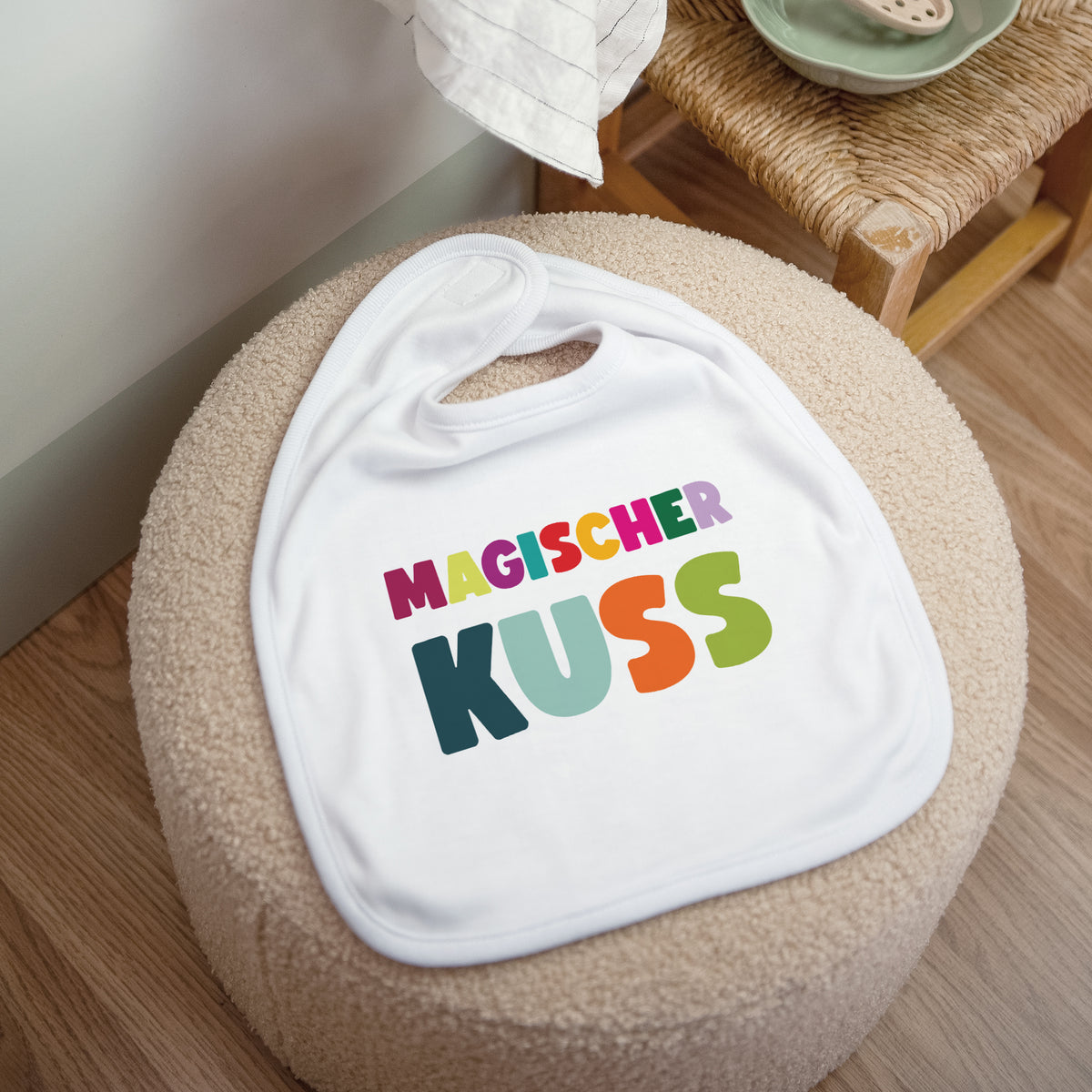 Kinderlätzchen Objekte Stoff Magischer Kuss foto