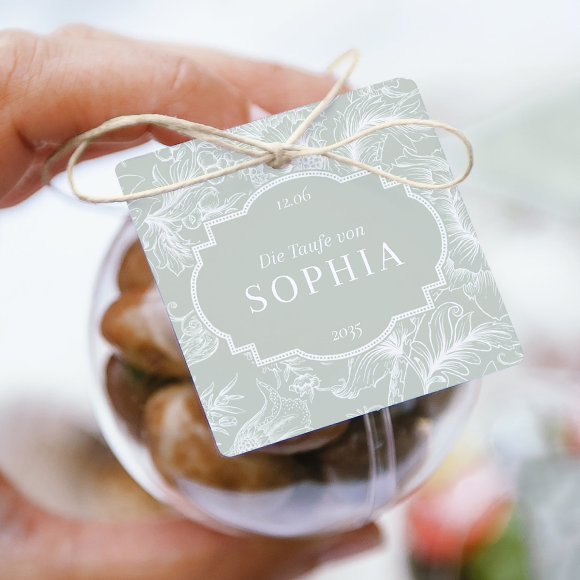 Geschenkbox Taufe Kugel mit quadratischem Etikett Im Garten des Herrn foto N° 1