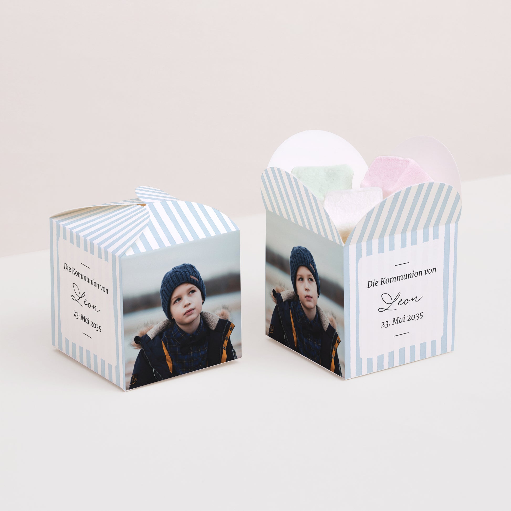 Geschenkbox Kommunion Schmetterlingsöffnung Zwischen den blauen Linien foto N° 2