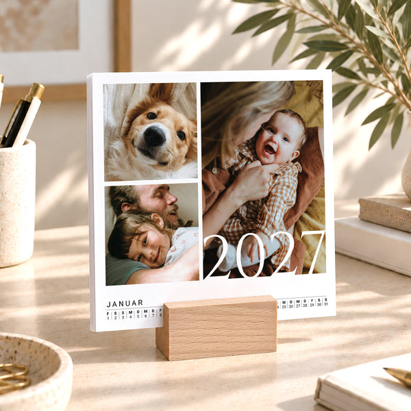 Kalender Weihnachten auf Holzsockel Im Laufe der Monate foto