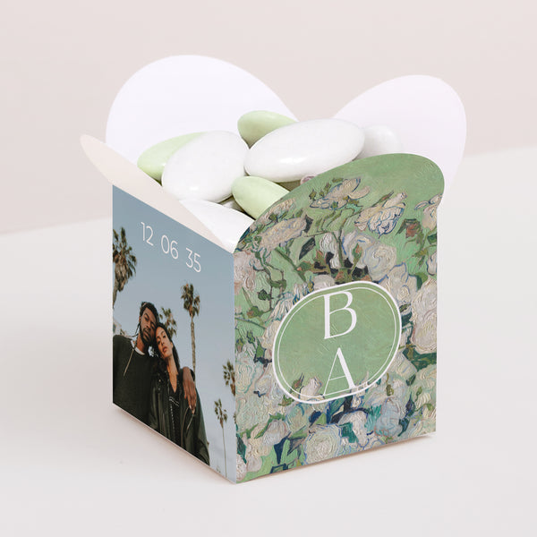 Geschenkbox Hochzeit Schmetterlingsöffnung Der grüne Blumenstrauß foto