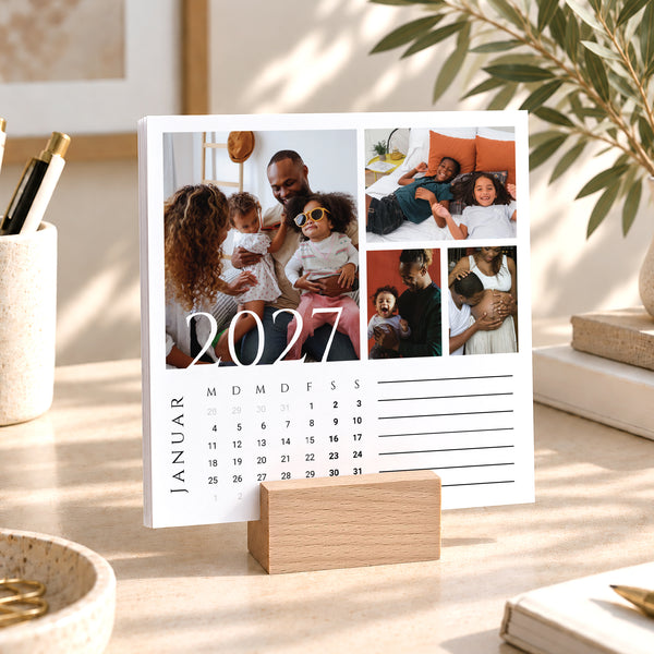 Kalender Weihnachten auf Holzsockel Standbild foto