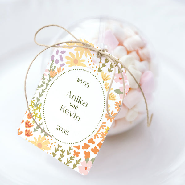 Geschenkbox Hochzeit Ball mit Wimpel-Etikett Liebe in Blüte foto